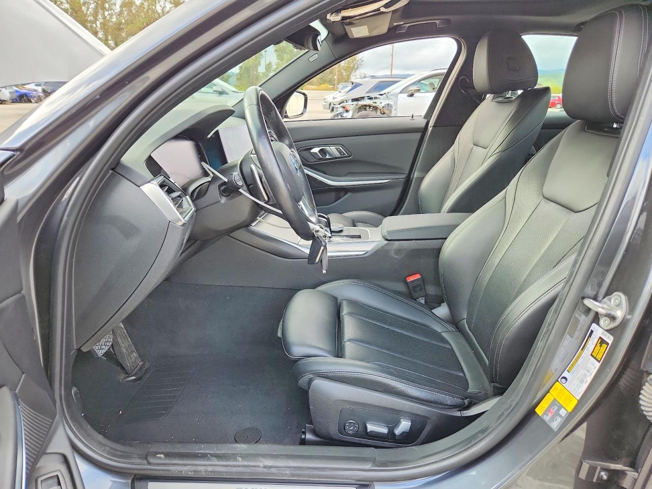 2022 BMW 330E - Фото 7