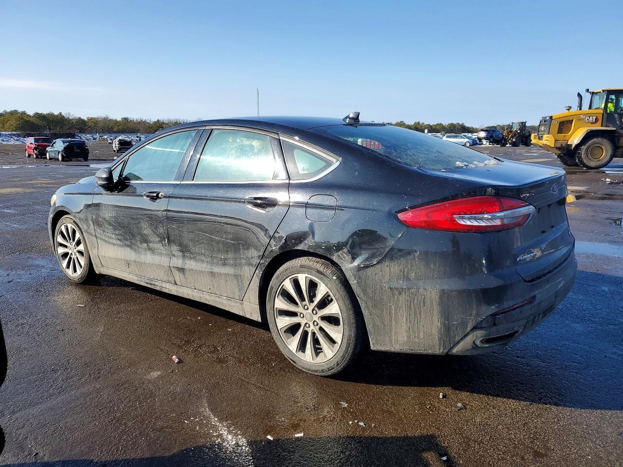 2019 Ford Fusion Se - Image 2