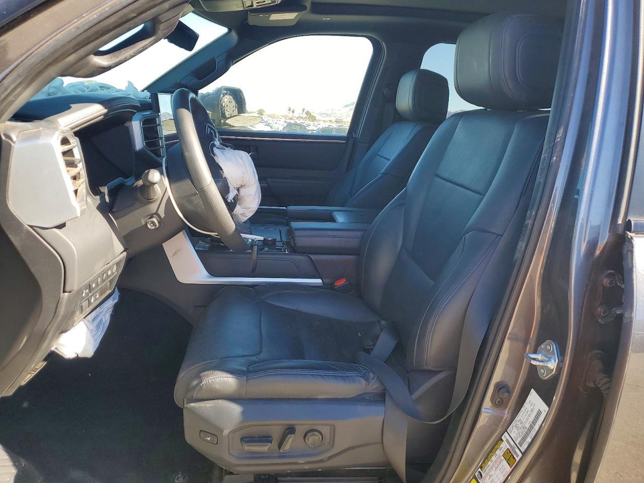 2025 Toyota Tundra Platinum - Image 7