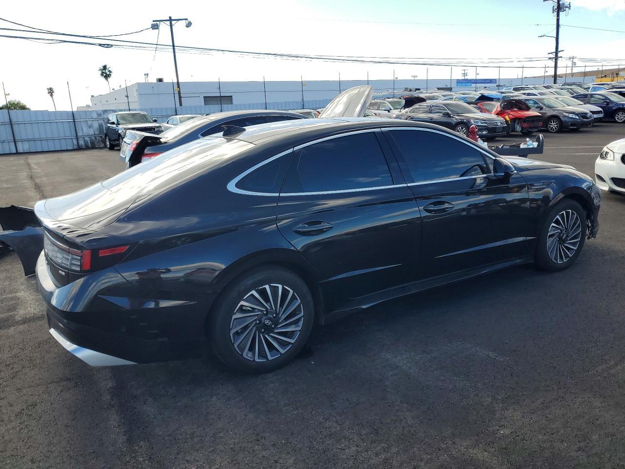 2025 Hyundai Sonata - Image 3