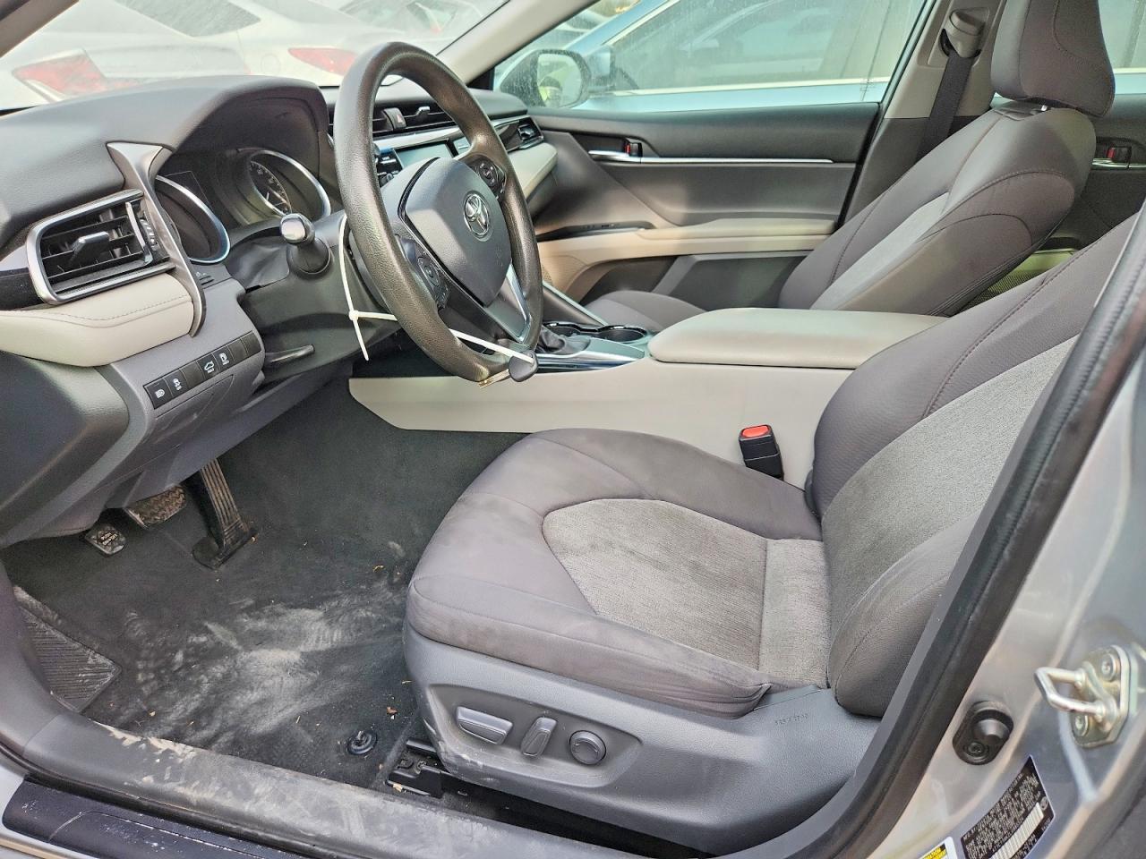 2020 Toyota Camry Le - Фото 7