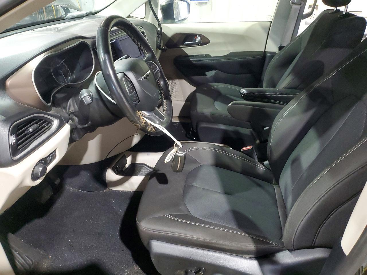 2022 Chrysler Voyager- Pri Fleet- Ck Eng Light On - Image 7