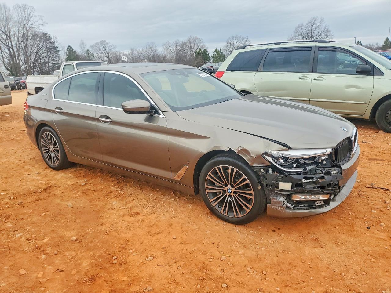 2018 BMW 530Xe - Фото 4