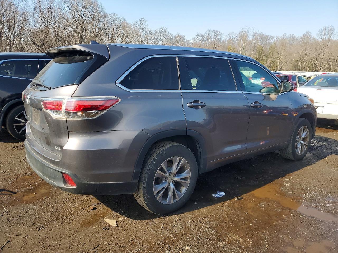 2015 Toyota Highlander Xle - Фото 3