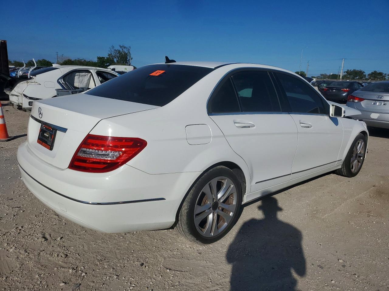 2013 Mercedes-Benz C 250 - Image 3