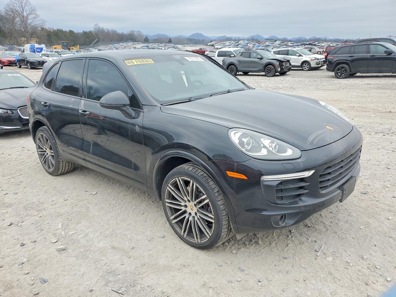 2017 Porsche Cayenne - Image 4