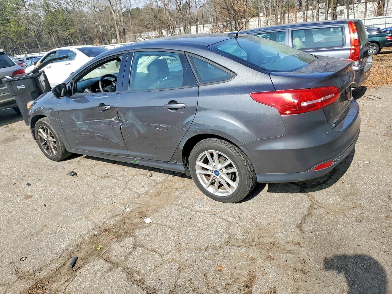 2018 Ford Focus Se - Image 2