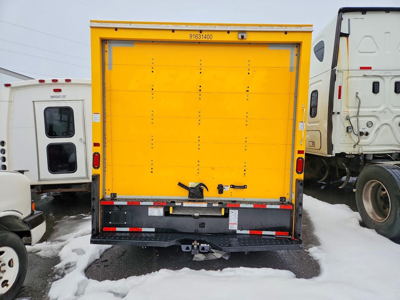 2024 Ford Econoline E-350 Box Truck ** Prior Fleet ** - Image 6