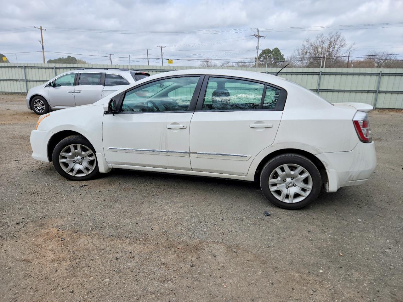 2012 Nissan Sentra 2.0 - Image 2