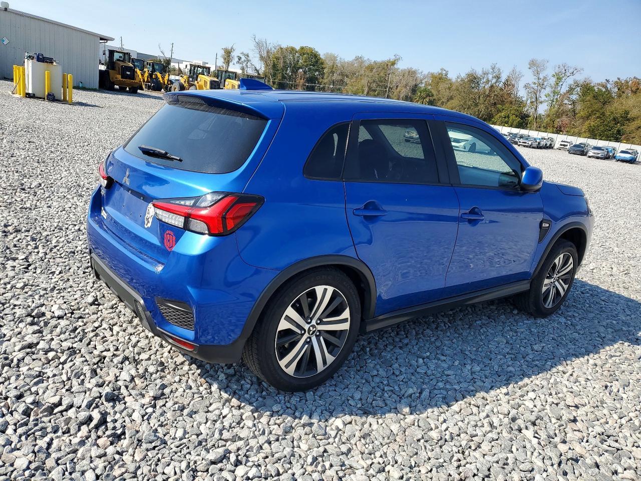 2020 Mitsubishi Outlander Sport Es - Image 3