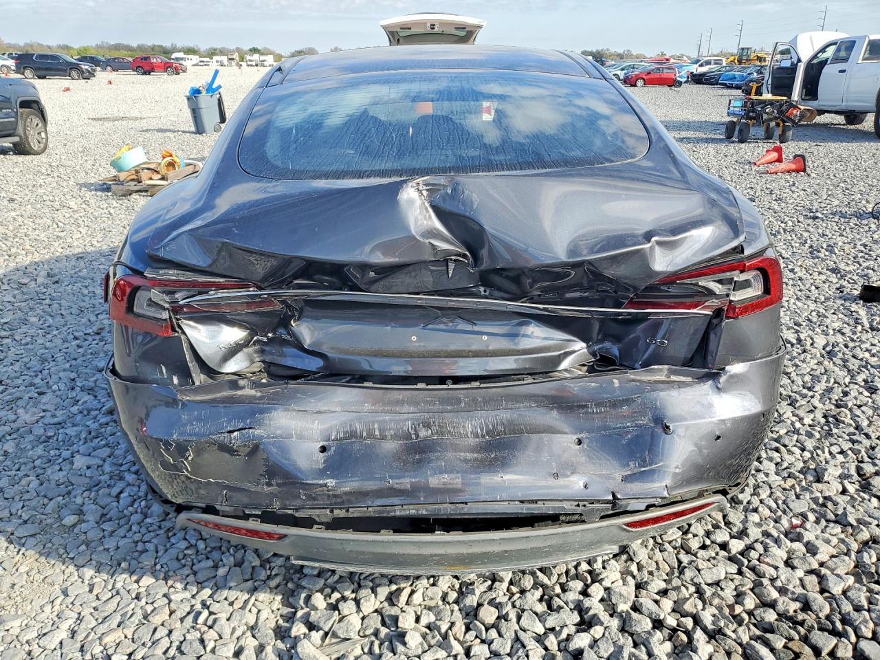 2015 Tesla Model S 60 - Фото 6