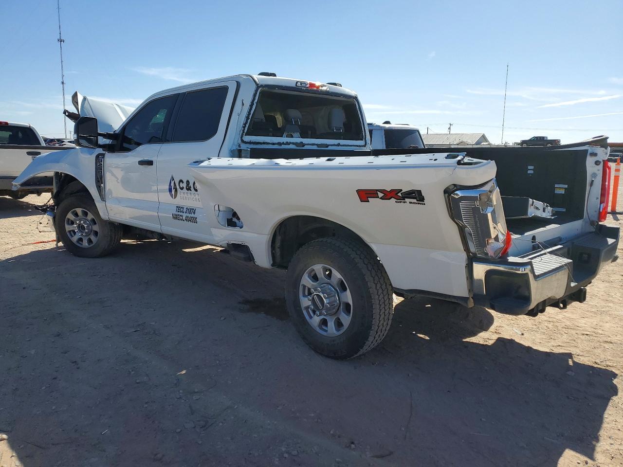 2024 Ford F250 Super Duty - Image 2