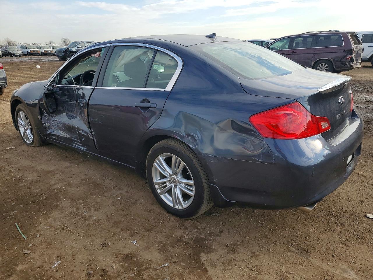 2011 Infiniti G37 - Фото 2