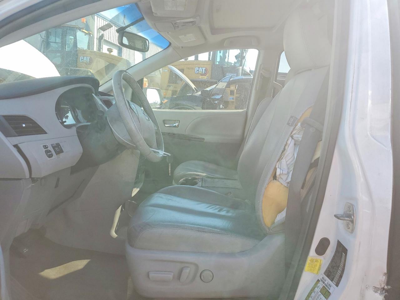2012 Toyota Sienna Xle 7-Passenger - Image 7