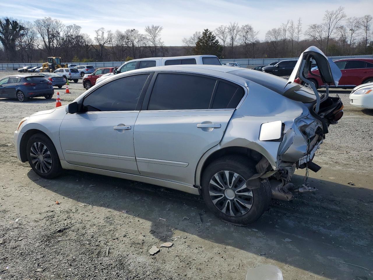 2011 Nissan Altima Base - Фото 2