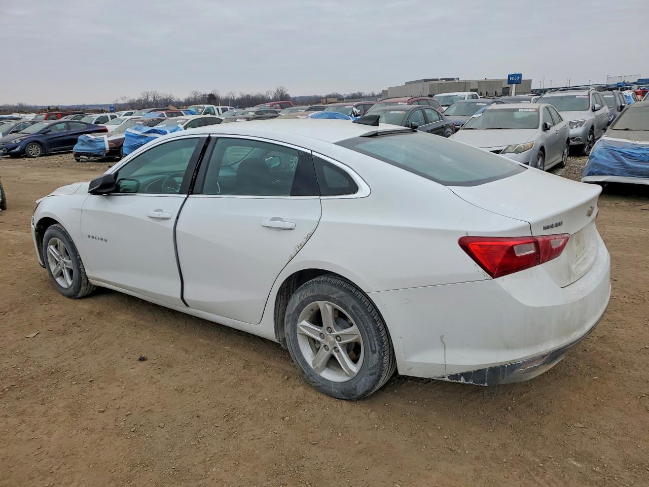 2020 Chevrolet Malibu Ls - Фото 2