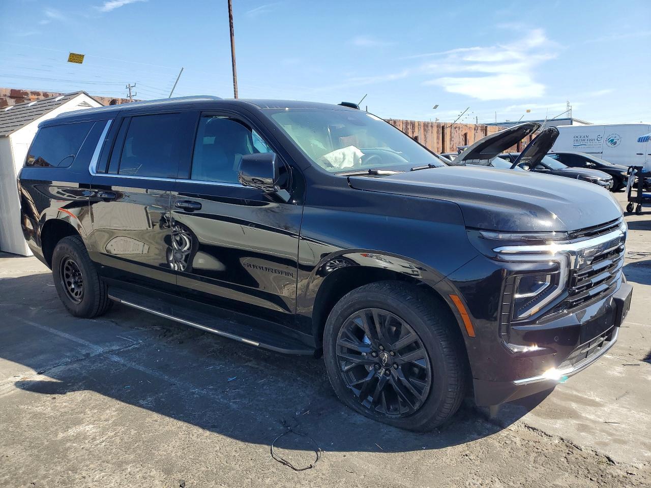2025 Chevrolet Suburban C1500 Ls - Фото 4