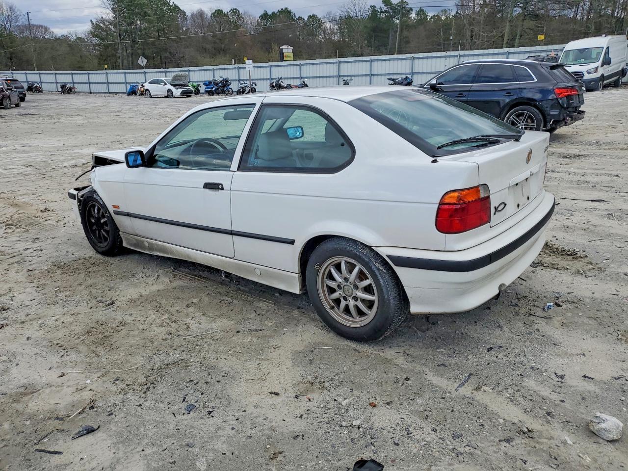 1997 BMW 318 Ti Automatic - Image 2