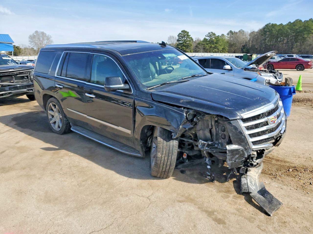 2017 Cadillac Escalade Luxury - Image 4