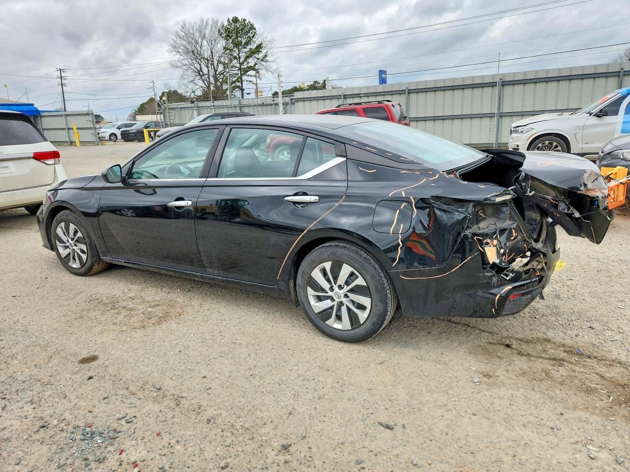 2023 Nissan Altima S - Фото 2