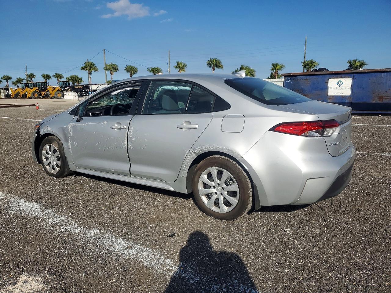 2025 Toyota Corolla Le - Image 2