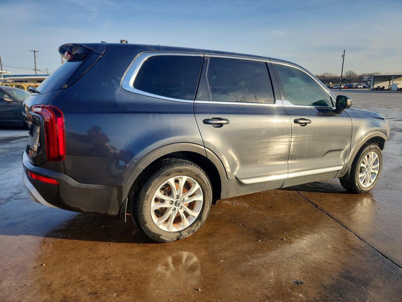 2020 Kia Telluride Lx - Image 3