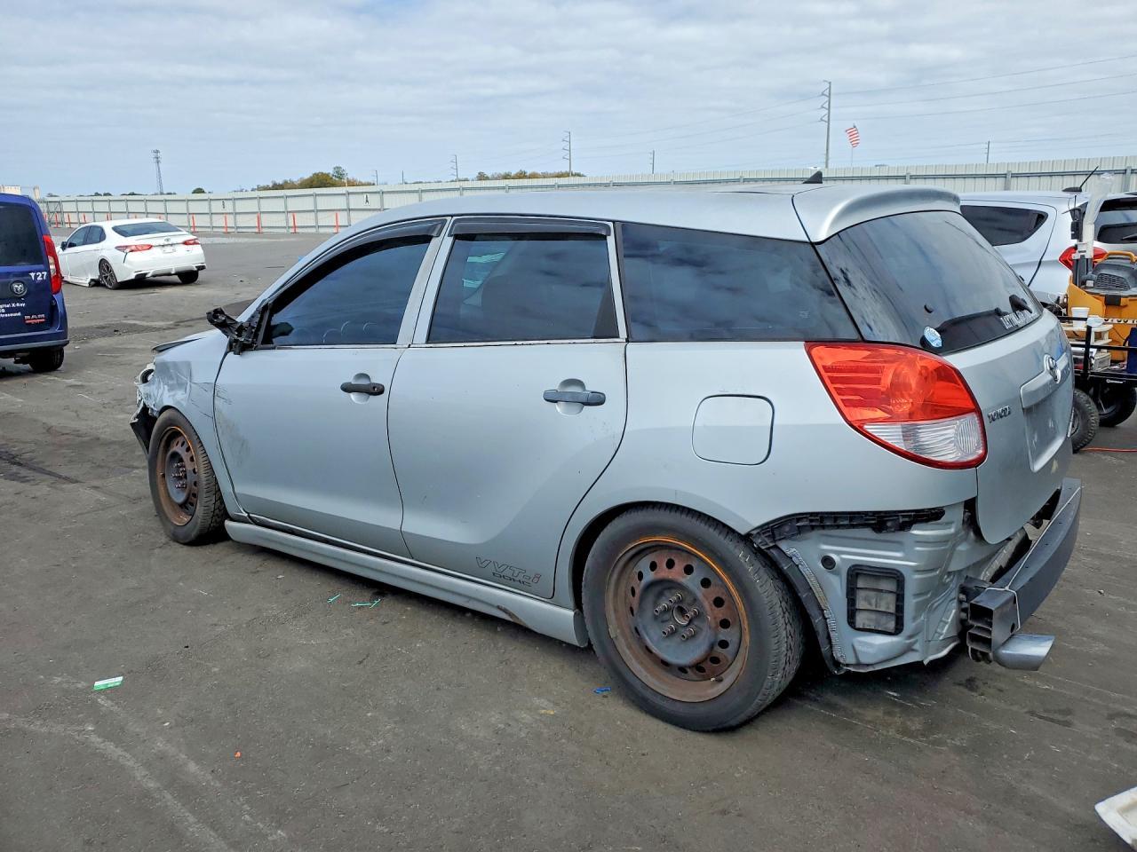 2005 Toyota Matrix Base - Фото 2