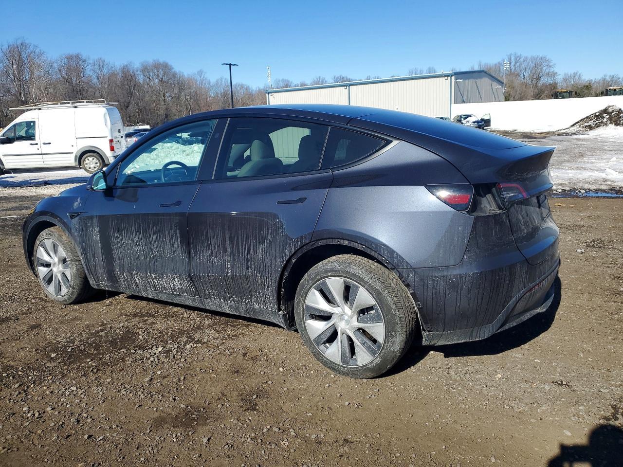 2024 Tesla Model Y - Фото 2