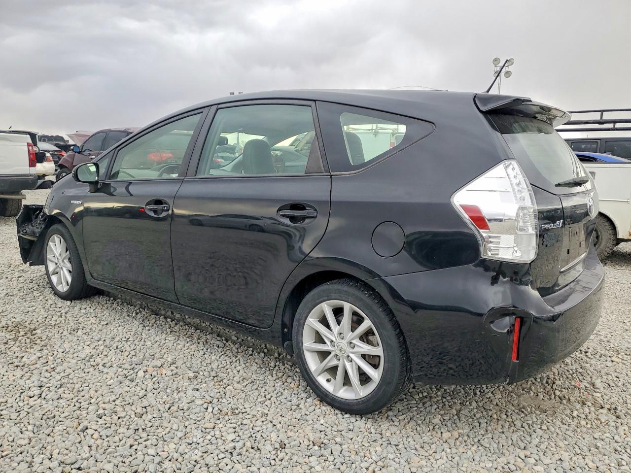 2012 Toyota Prius V - Фото 2