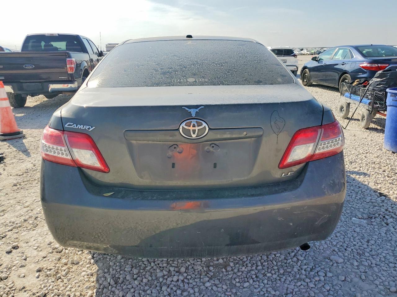 2010 Toyota Camry Le - Image 6