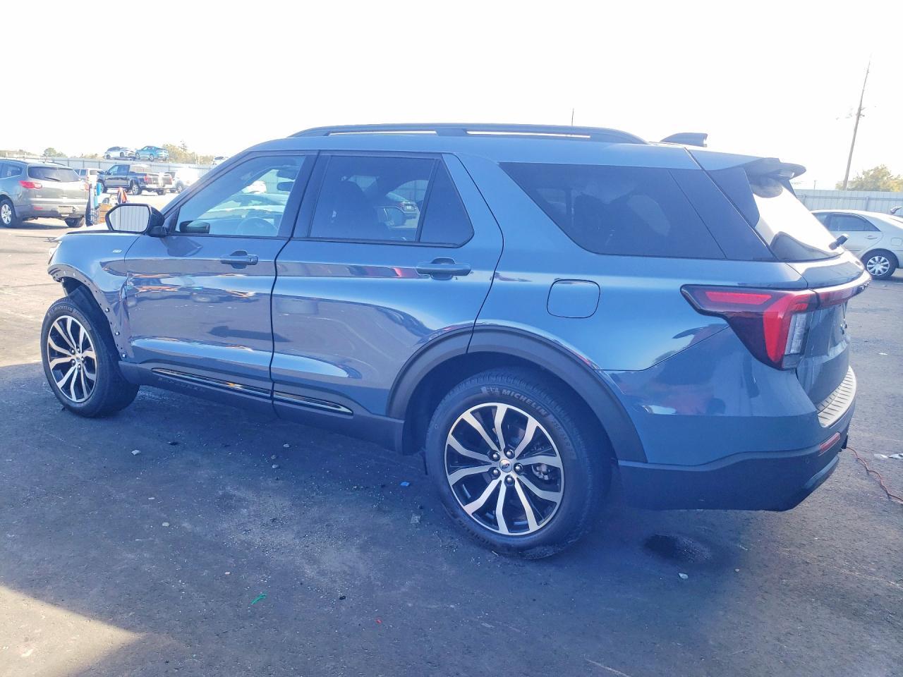 2025 Ford Explorer St-Line - Фото 2
