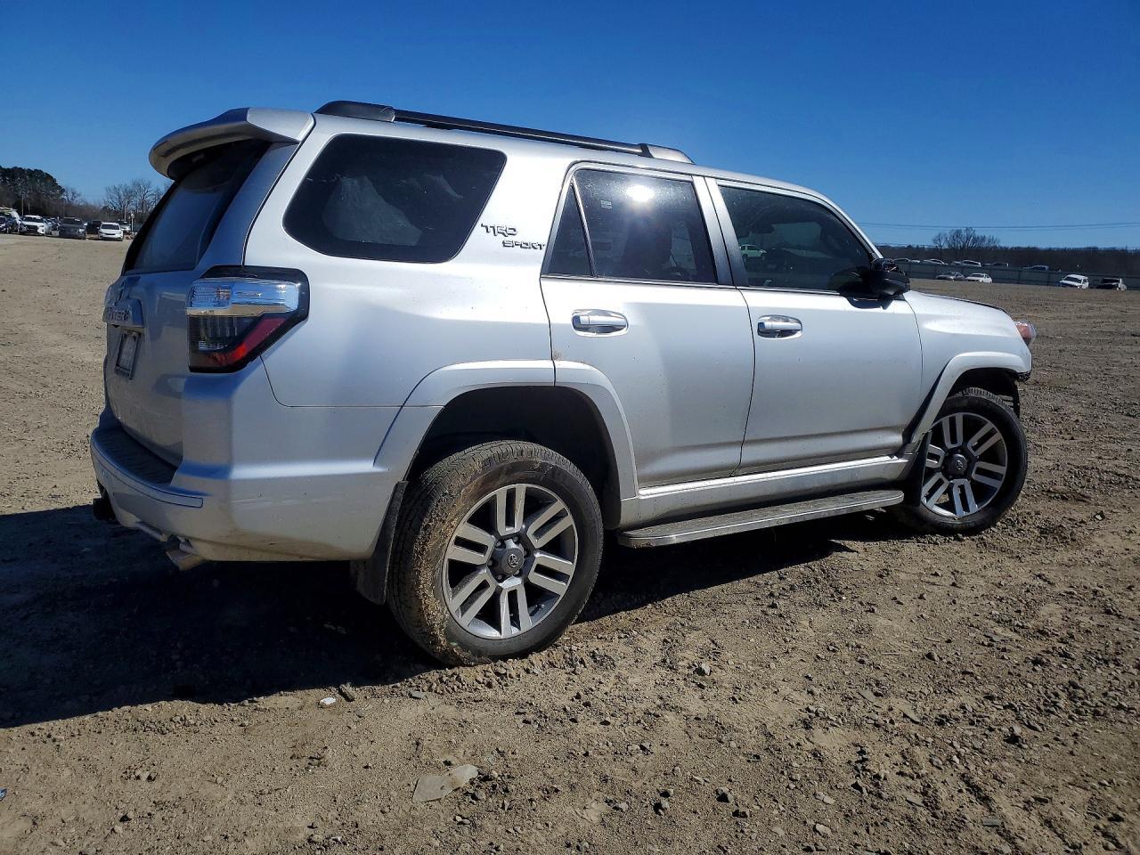 2024 Toyota 4Runner Sr5 Premium - Image 3