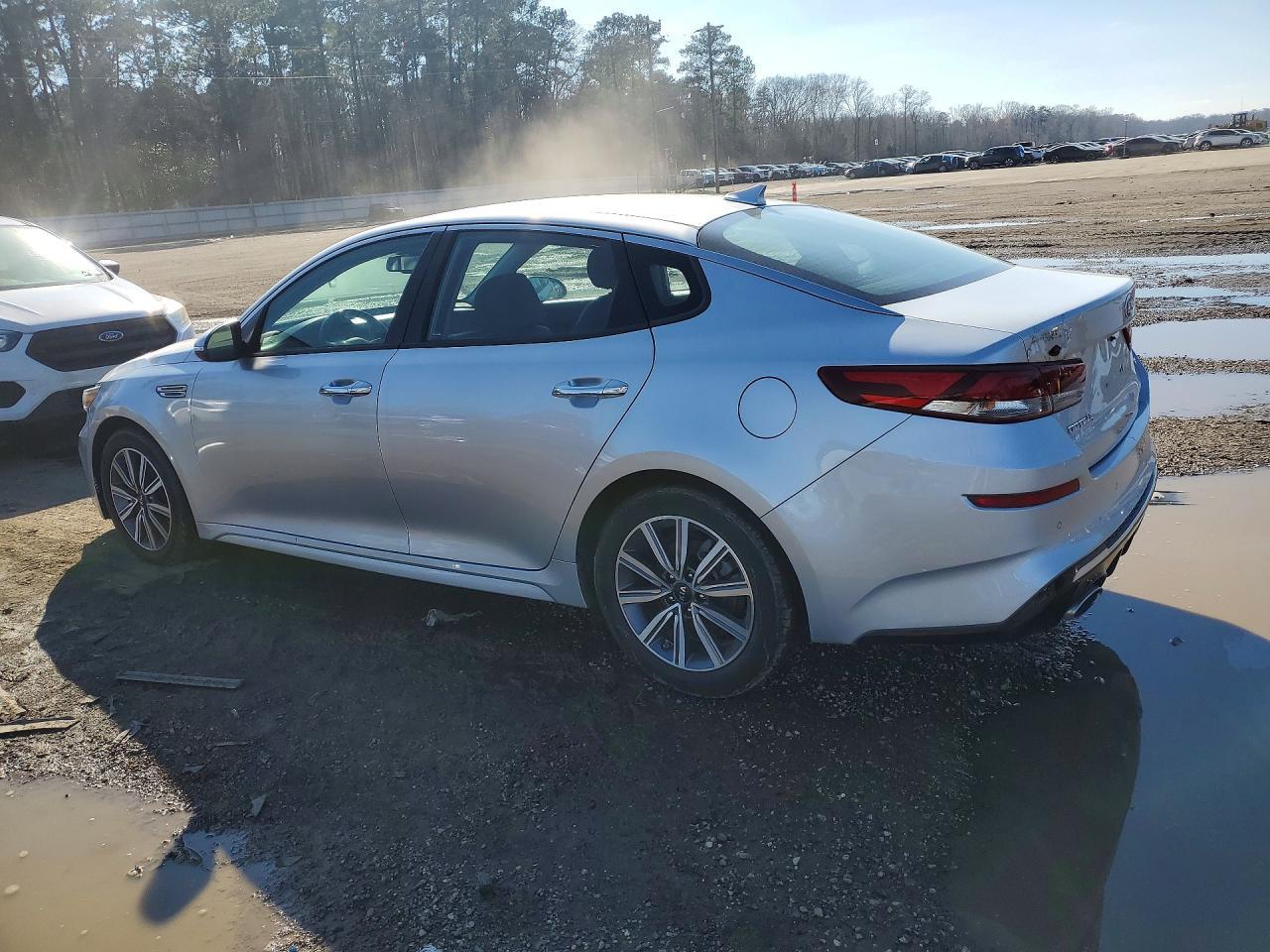 2020 Kia Optima Ex - Image 2