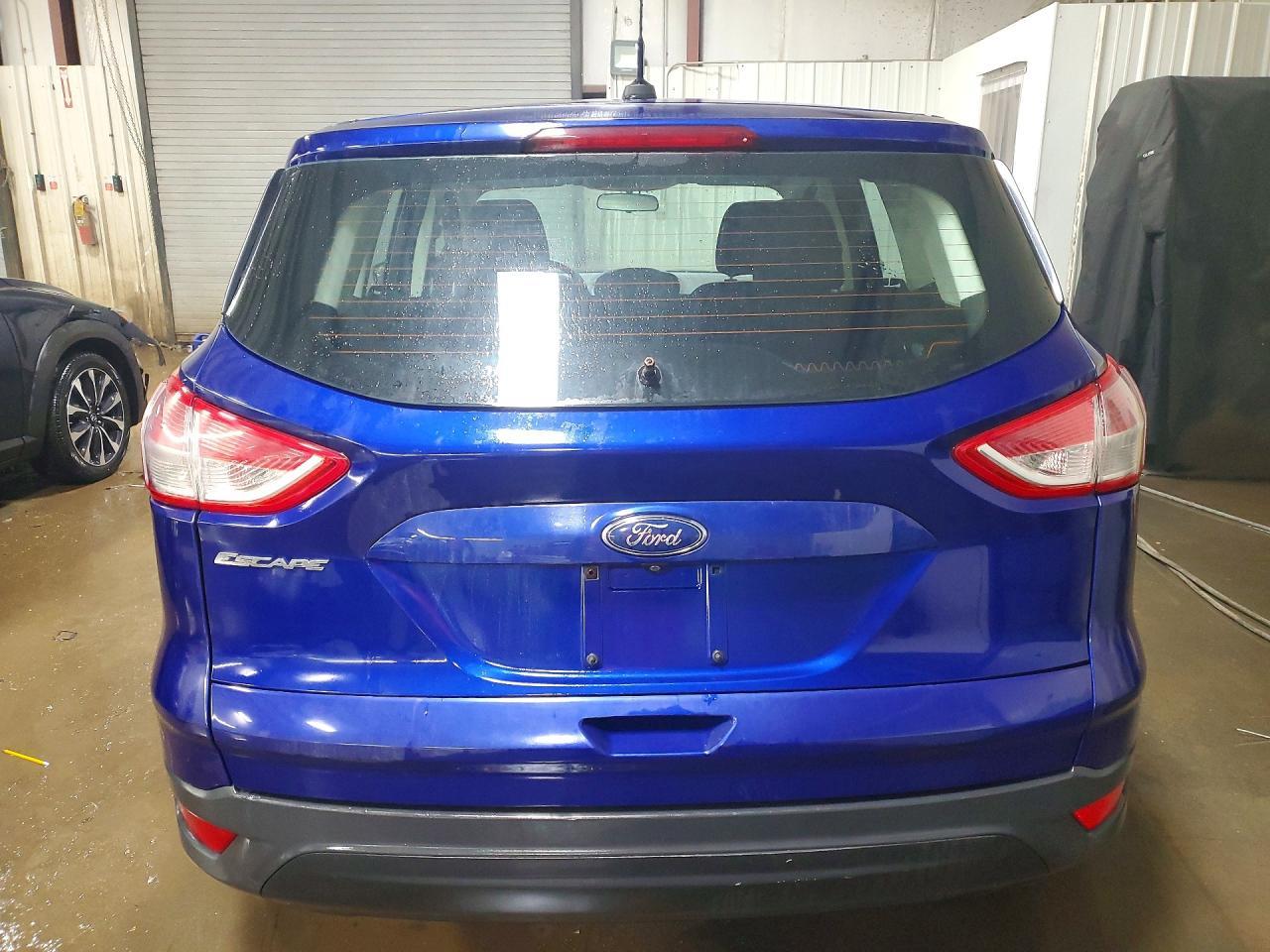 2014 Ford Escape S - Фото 6