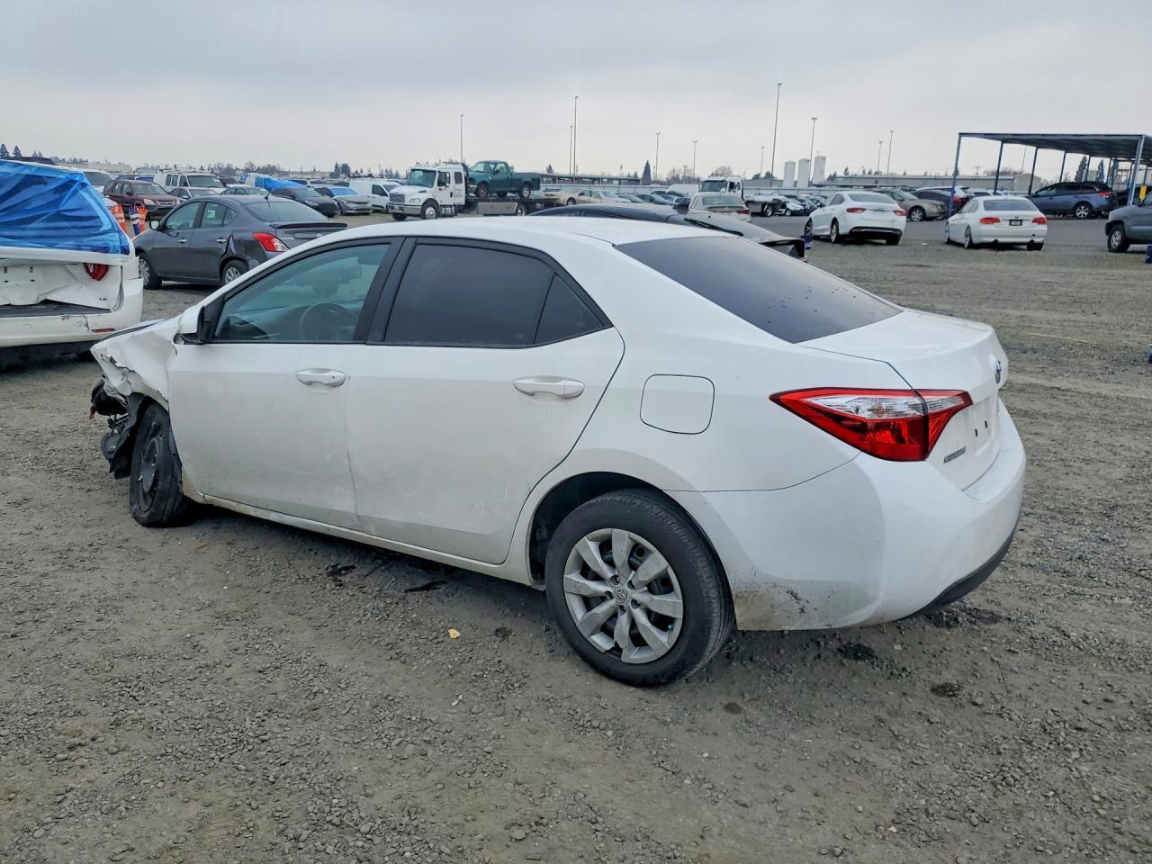 2014 Toyota Corolla Le - Фото 2