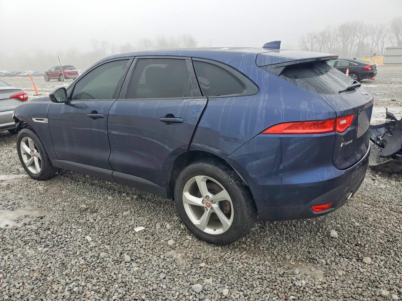 2017 Jaguar F-Pace Premium - Фото 2