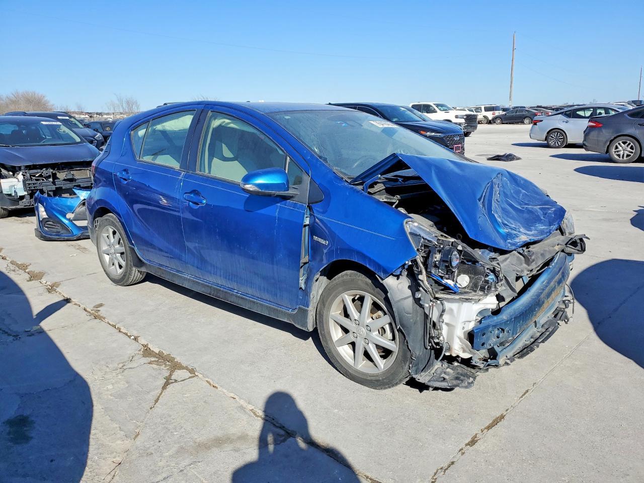2017 Toyota Prius C - Image 4