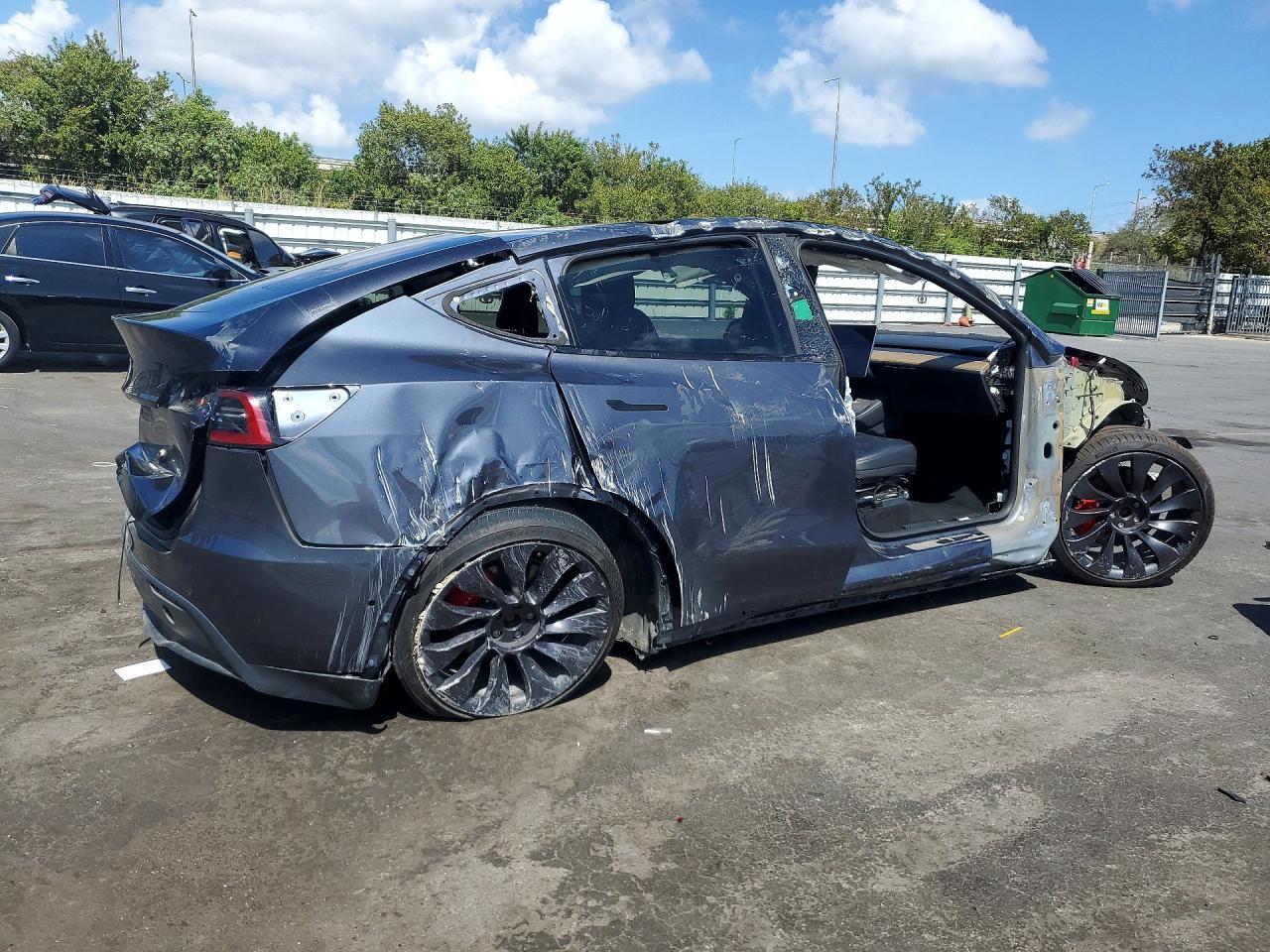 2022 Tesl Model Y - Фото 3
