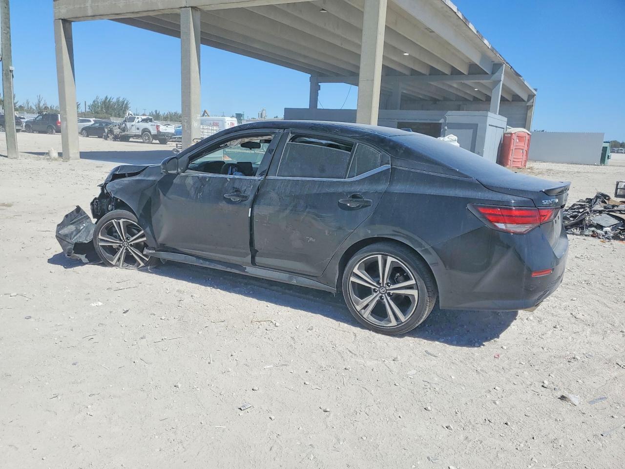 2023 Nissan Sentra Sr - Image 2