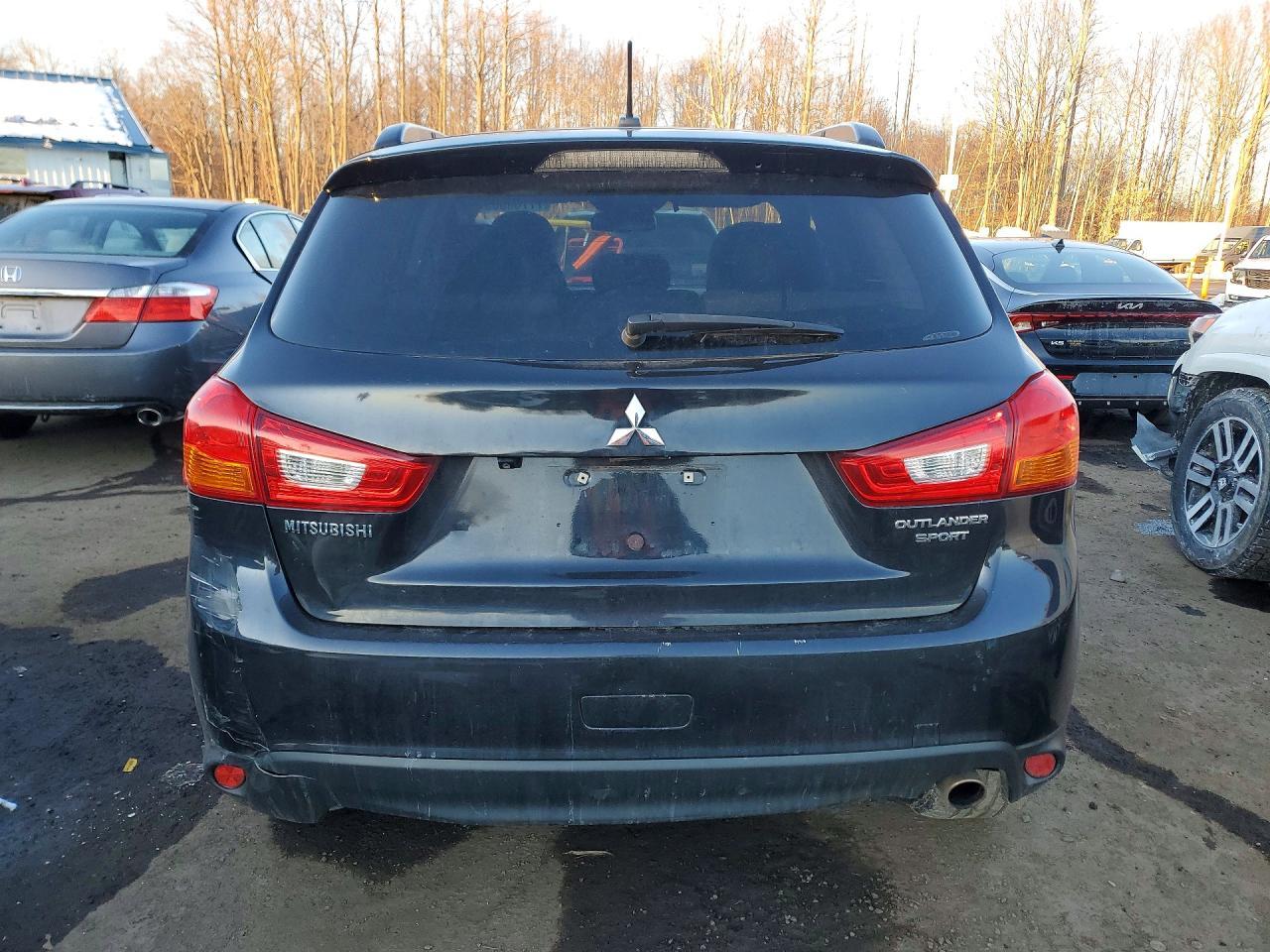 2013 Mitsubishi Outlander Sport Le - Фото 6