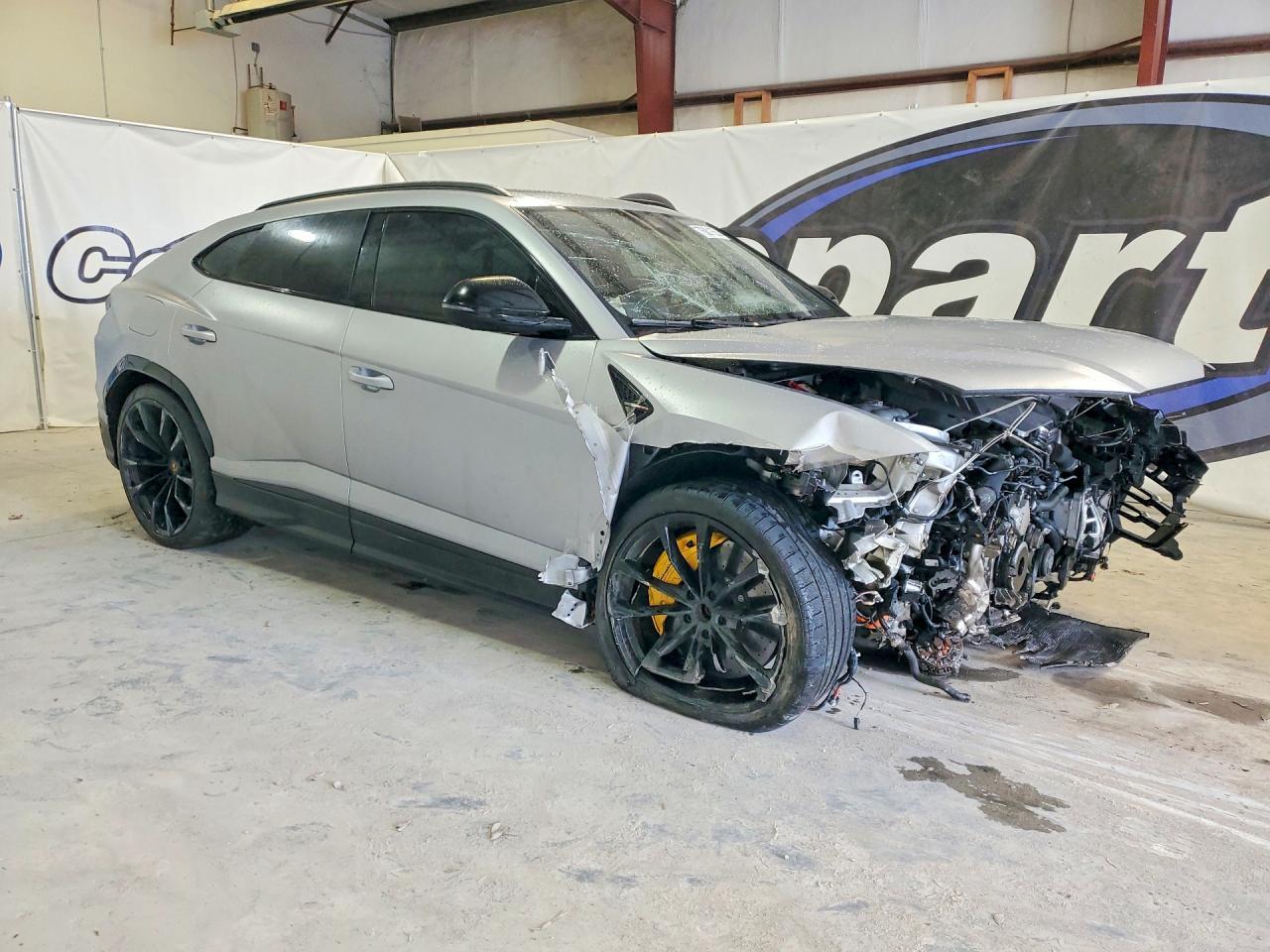 2021 Lamborghini Urus - Фото 4