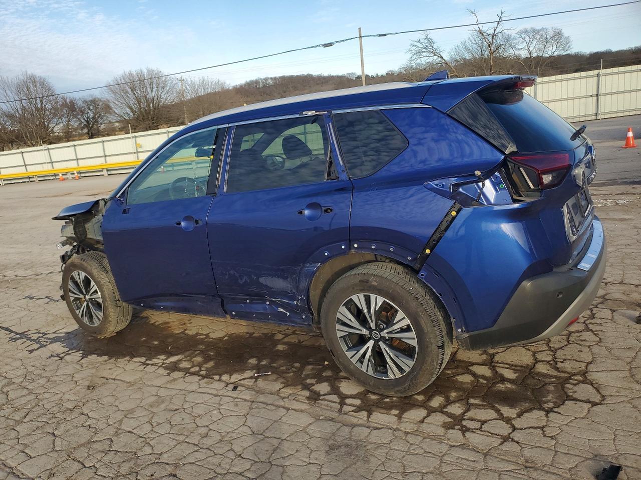 2021 Nissan Rogue Sv - Image 2
