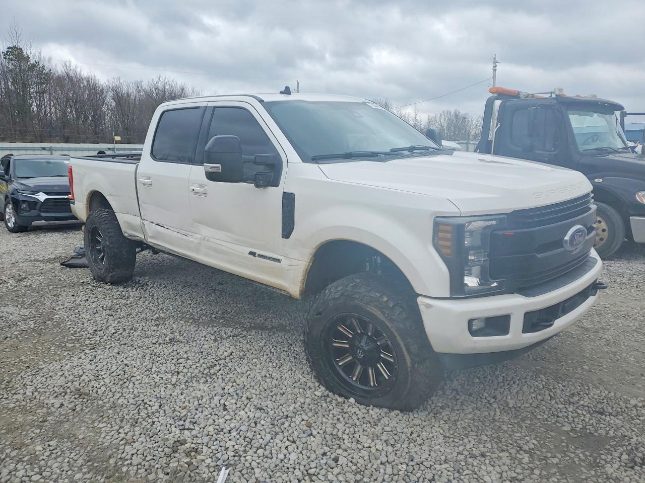2019 Ford F250 Super Duty - Фото 4