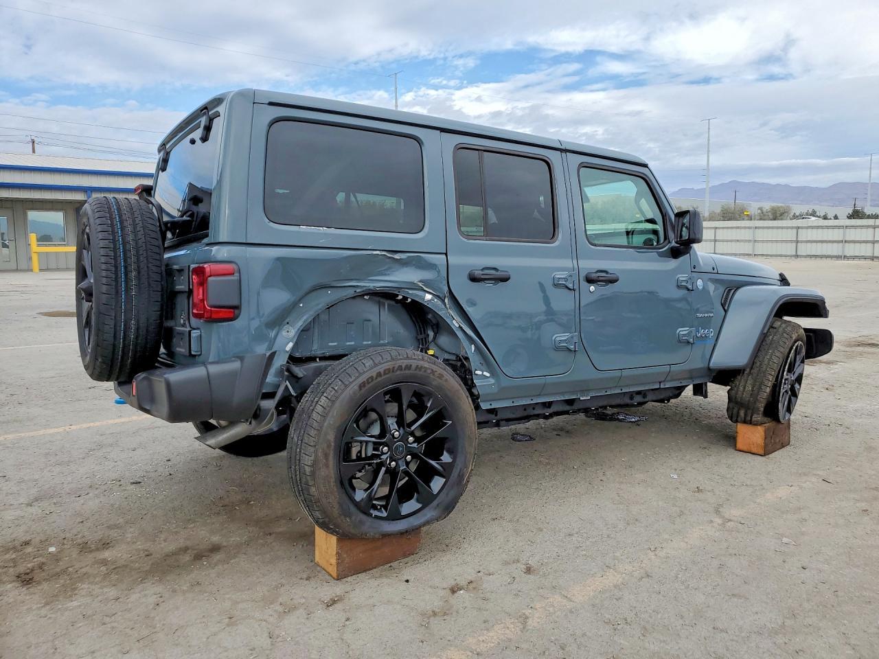 2024 Jeep Wrangler Sahara 4Xe - Image 3