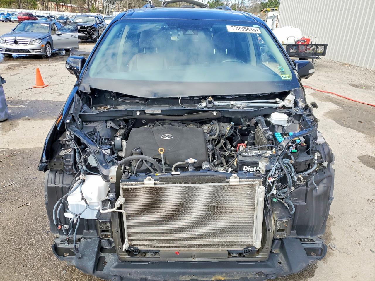 2020 Toyota Sienna Limited Premium 7-Passenger - Image 5