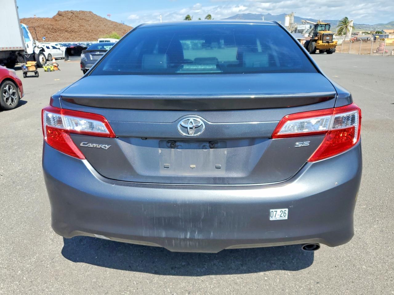 2014 Toyota Camry L - Фото 6
