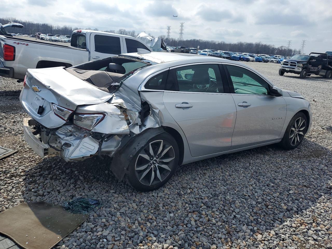 2017 Chevrolet Malibu Lt - Фото 3