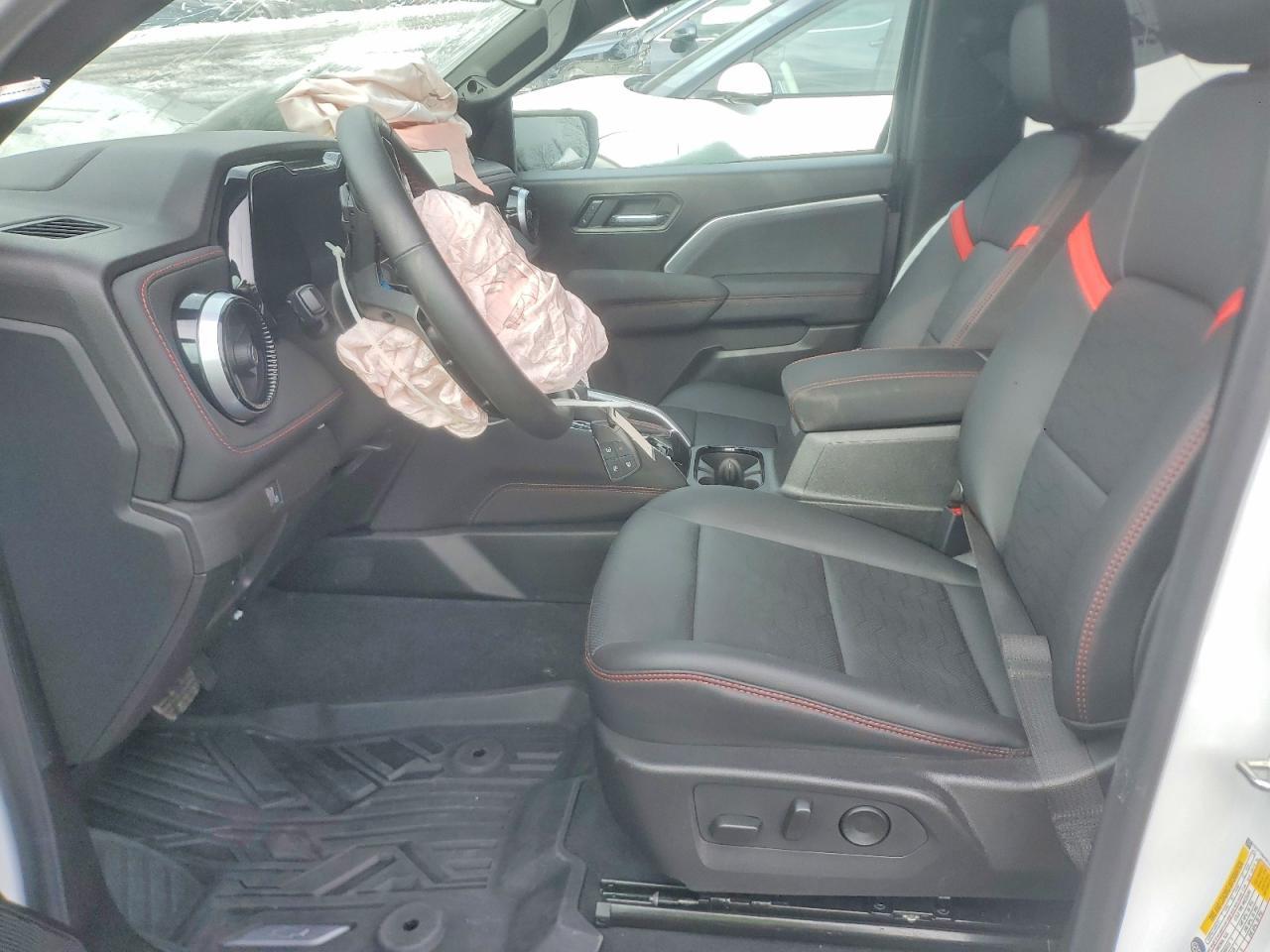 2025 Chevrolet Colorado Z71 - Image 7