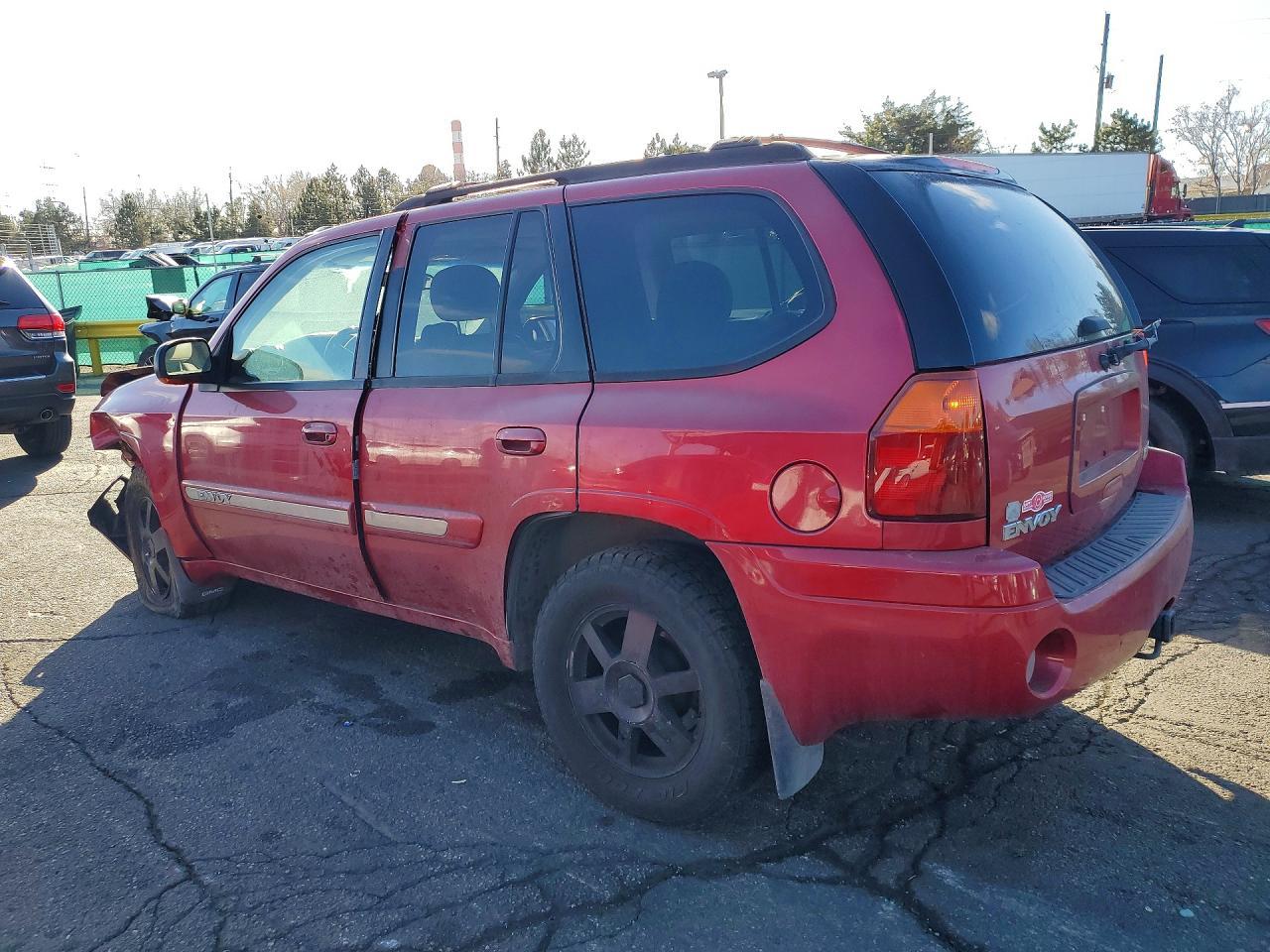 2005 GMC Envoy - Image 2