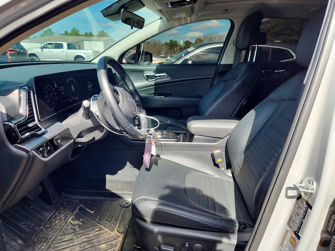 2025 Kia Sportage - Image 7